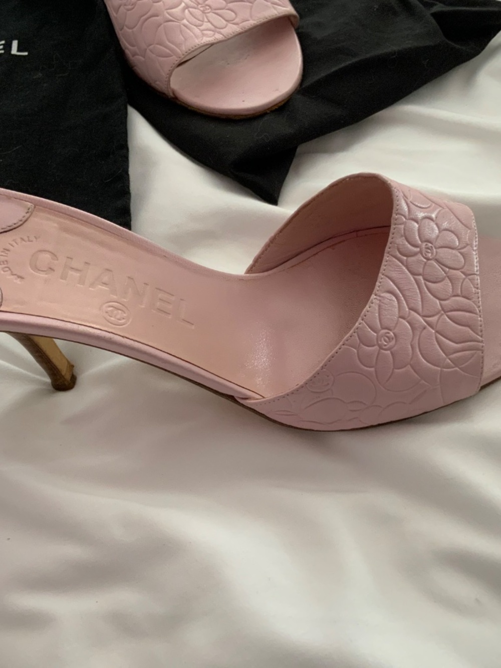 Authentic Vintage Chanel Pink Embossed Slip on Shoes Princess Heels 39 Preloved - Picture 6 of 7